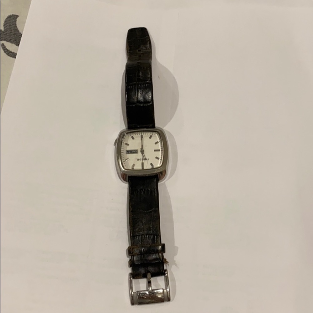 Men’s fossil watch black alligator band